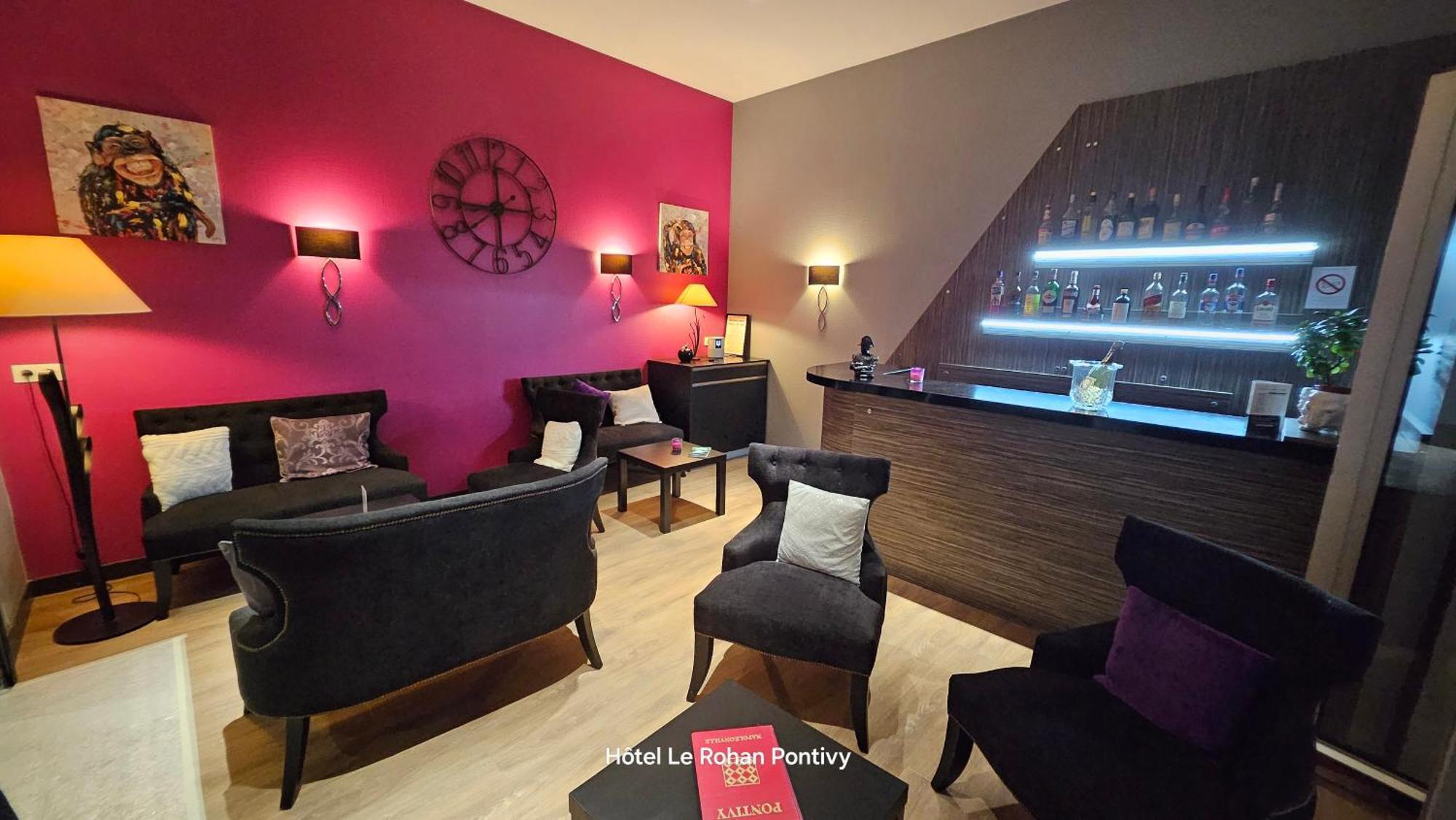 Hotel Le Rohan Charme Et Caractere ポンティヴィ エクステリア 写真