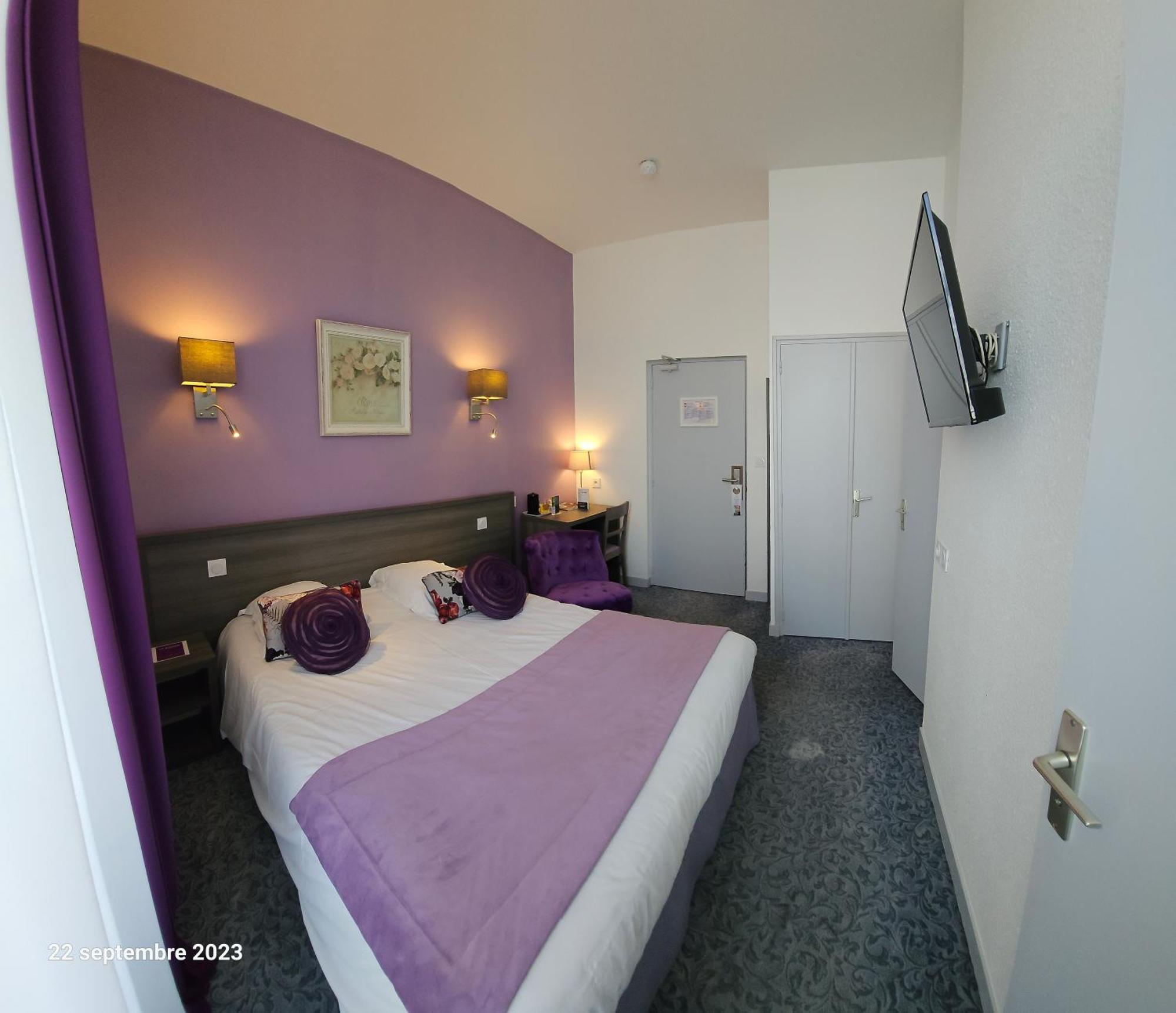 Hotel Le Rohan Charme Et Caractere ポンティヴィ エクステリア 写真